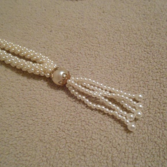 Vintage Pearl Tassel Necklace - Picture 4 of 5